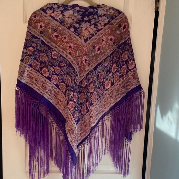 Purple Floral Fringe Shawl - Picture 4 of 8
